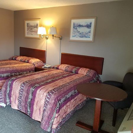 Midwest Inn Paoli Bagian luar foto